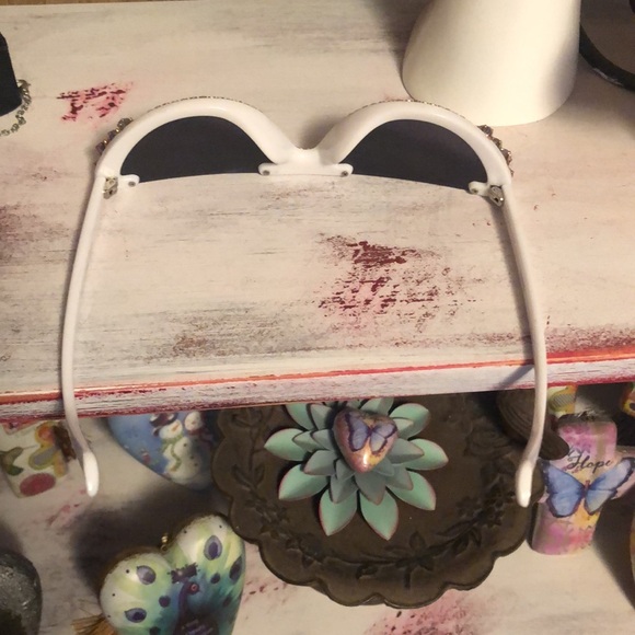 White Rhinestones UV400 Protection Women’s Sunglasses 🕶️ - Picture 6 of 17